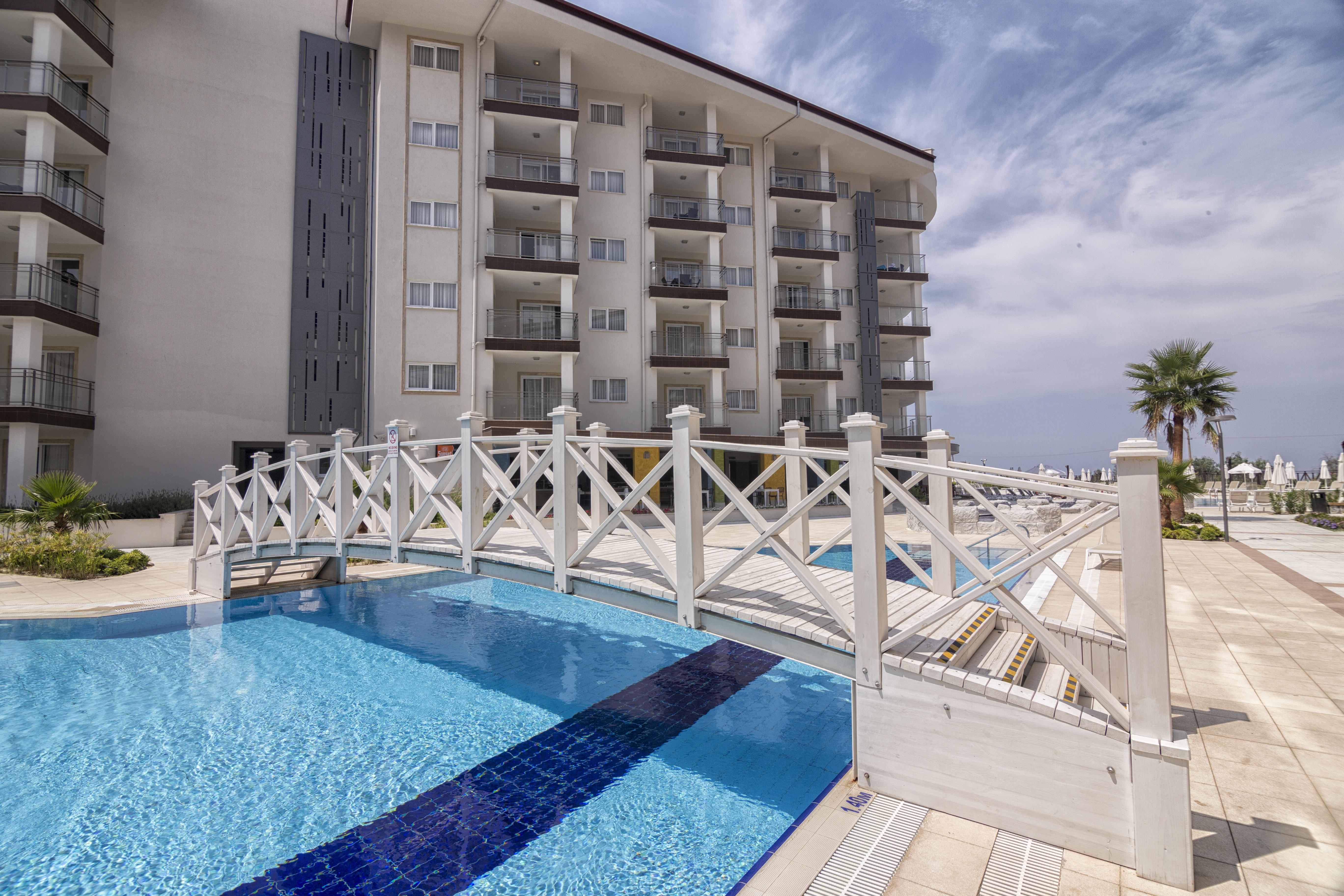 Ramada Hotel & Suites By Wyndham Kusadası Eksteriør billede