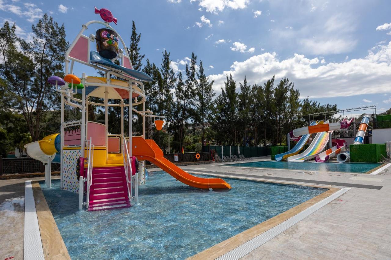 Ramada Hotel & Suites By Wyndham Kusadası Eksteriør billede