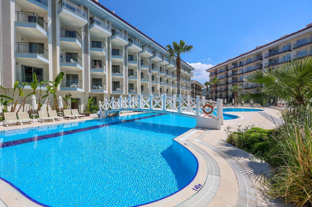 Ramada Hotel & Suites By Wyndham Kusadası Eksteriør billede