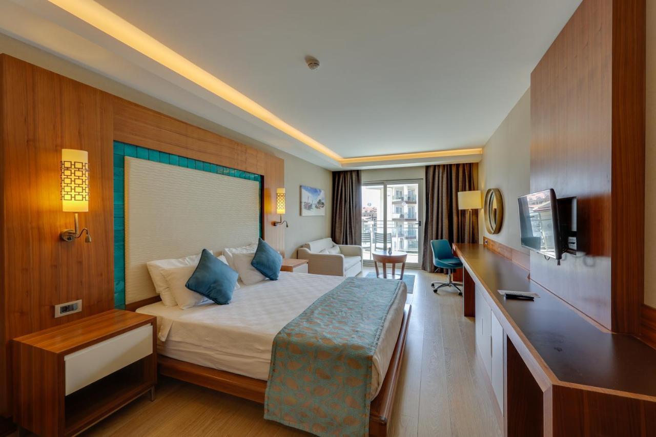 Ramada Hotel & Suites By Wyndham Kusadası Eksteriør billede