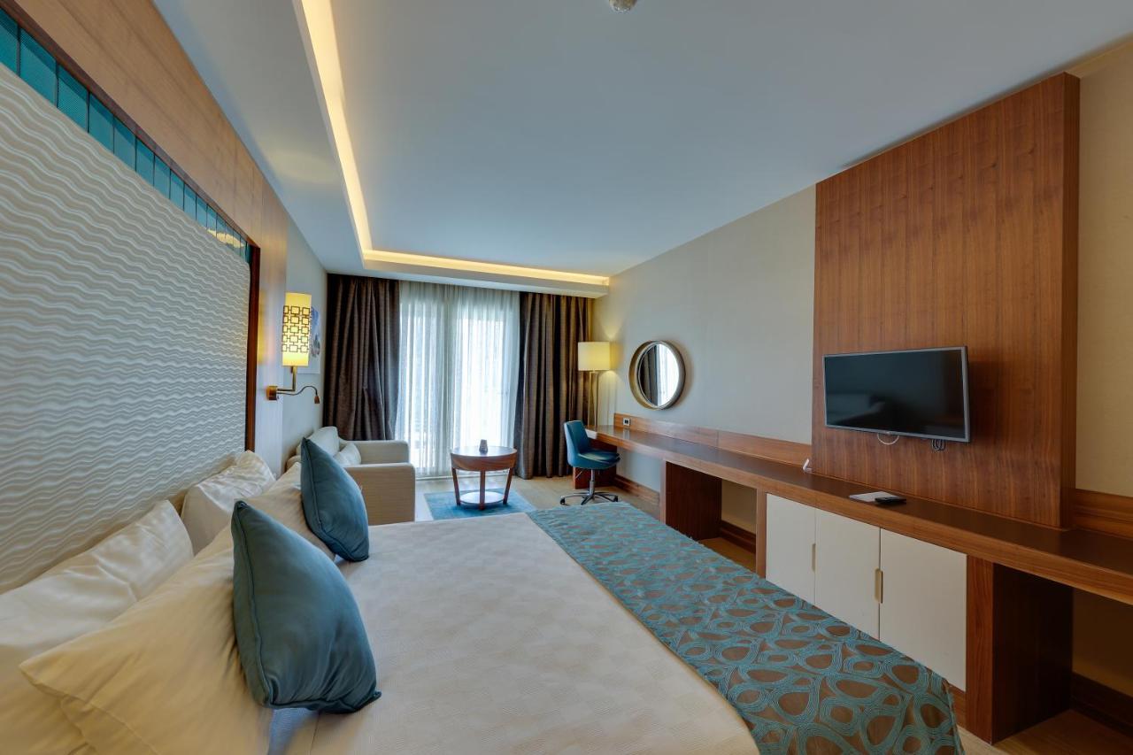 Ramada Hotel & Suites By Wyndham Kusadası Eksteriør billede
