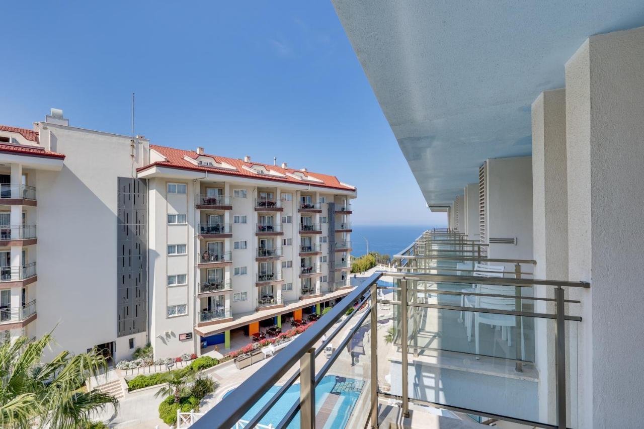 Ramada Hotel & Suites By Wyndham Kusadası Eksteriør billede