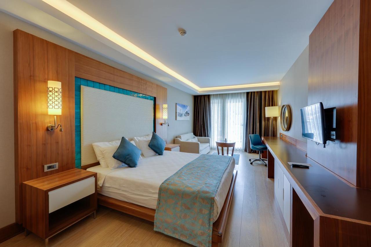Ramada Hotel & Suites By Wyndham Kusadası Eksteriør billede