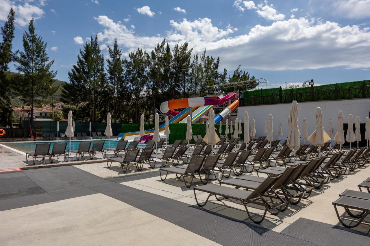 Ramada Hotel & Suites By Wyndham Kusadası Eksteriør billede
